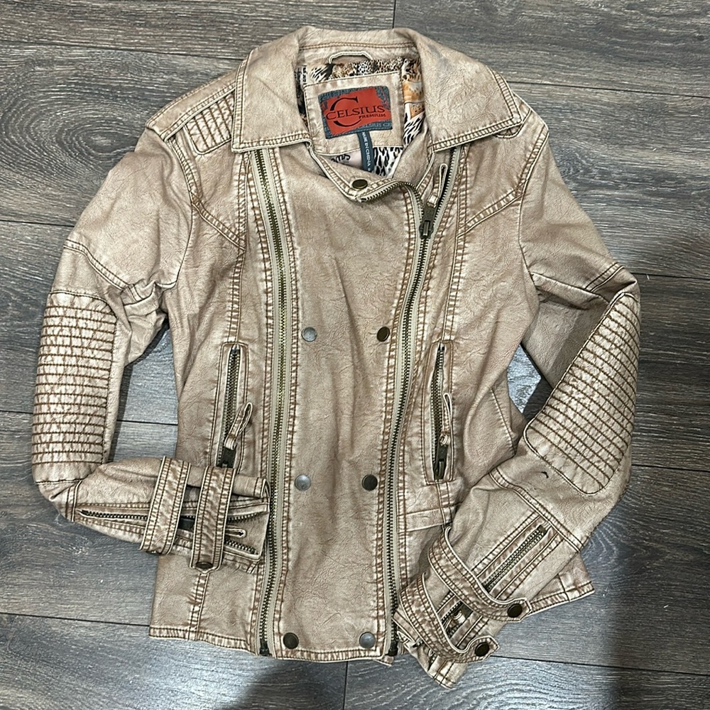Faux leather jacket size small tan with safari themed lining